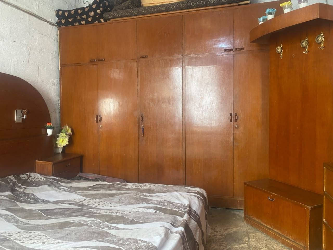 سلام عليكم غرفه للبيع
400 وبيها مجال مكاني موصل يارمجه الشرقية 

***********

