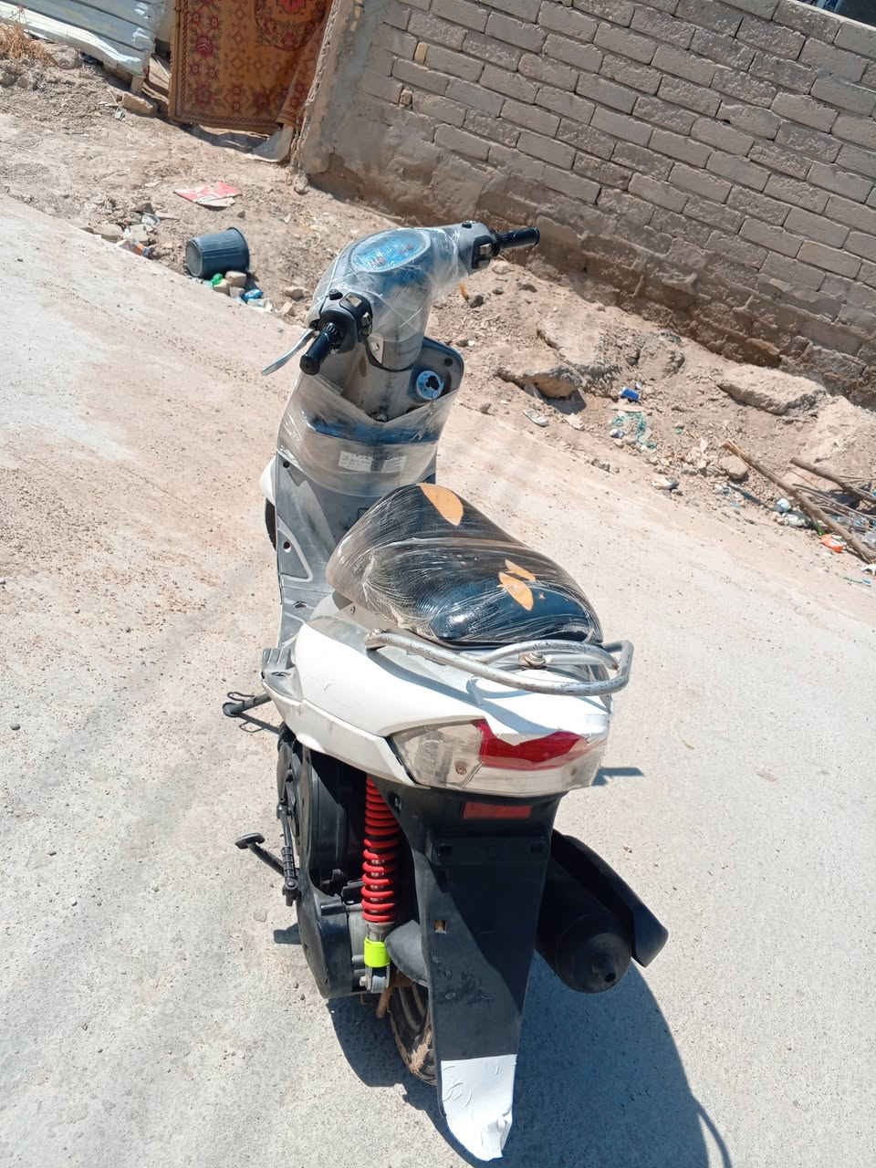 السلام عليكم
دراجه ماكس منغولي
دراجه كفاله عامه 
قبل 5تشهر  طالعه من حاويه 
لايت امامي خلفي
سكن عالي ناصي 
اشاير يمنه يسره 
بوشه 49بلاد مامفتوحه 
دراجه شلعه مشي معدل 
ناعمه دراجه وحلوه  
كهربايات كلها جاهزه نكره سلف 
سعرها625وبيه مجال 
مكاني ناصريه قضاء الجبايش 
تصال ***********
