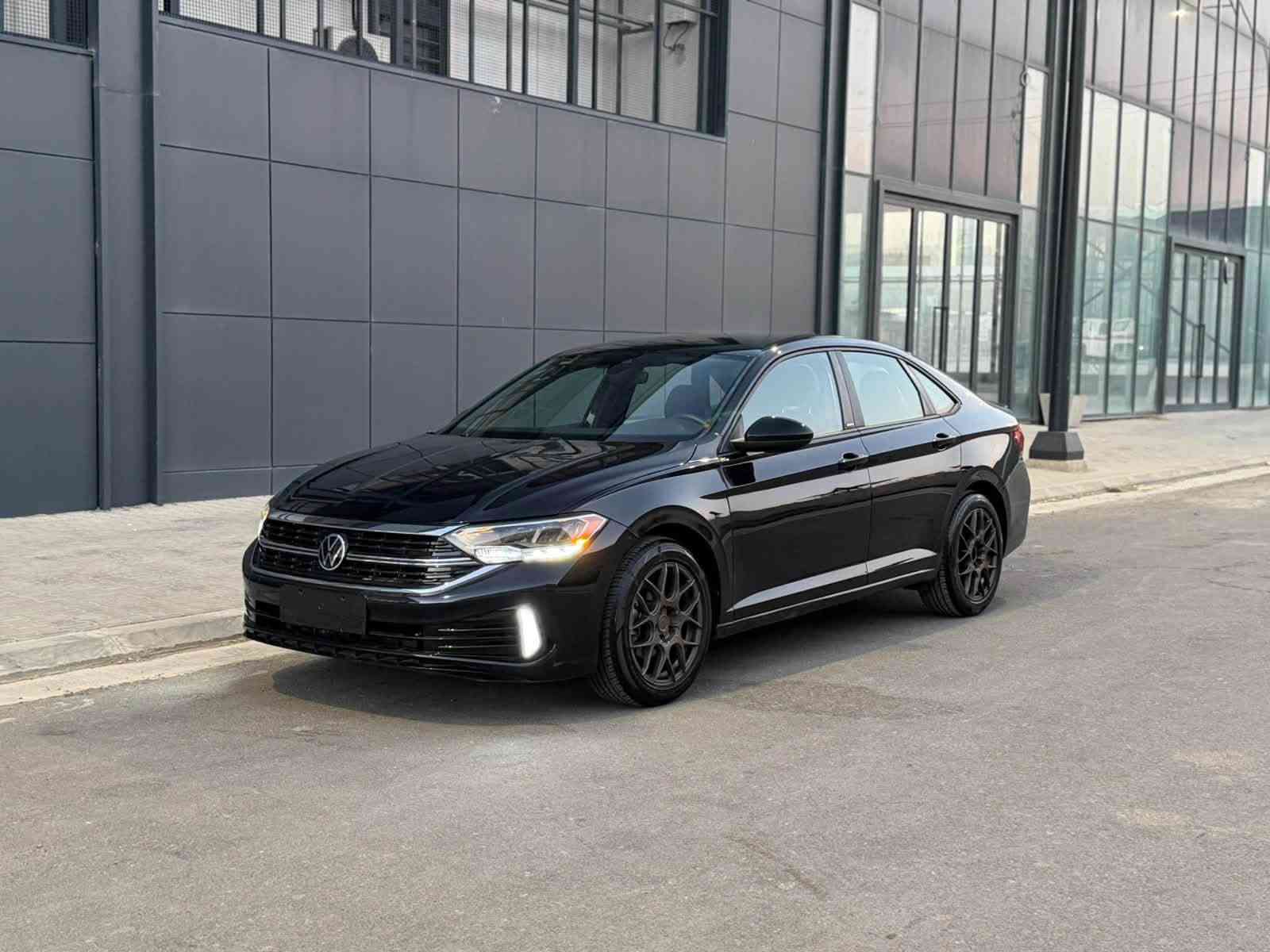 jetta sport 2024
پێش کەپس بێ ایرباگ
‏13 ڕۆشتوە 
چەمەلەغ لای سایق بۆیاخە + نیودەرگای سایق بۆیاخە 
ژمارە کاتیە 
***********

جيتا سبورت  2024 
ماشيه ١٣ الف ميل 
بجم كبس بدون ايرباك 
جاملغ + نص باب صبغ 
رقم كاتى 
***********
