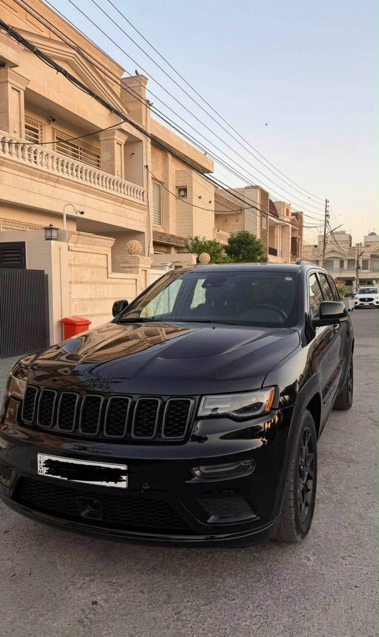 Jeep grand cherokee X limited 
قەپات مواسەفاتە مۆدیل ٢٠٢١ کوشین خەزن و سارد و گەرمە  ئاوێنە ئیتەر و دەبل ئەکسلە ٣٦٠ رادارە و تۆپەی راداریشی هەیە یانی قەپات قەپات مواسەفاتە سەیارەکە کلینە بی قەپ و قۆپ و شوخر هەمووی بە شەرت و ٨٠مایل رۆشتیە  هەموو شتی بیلادیە و سەنەوی و هەموو شتیشی نوێیە داوای ٢٩٠ی لێدەکەم
*********** أربيل, العراق
