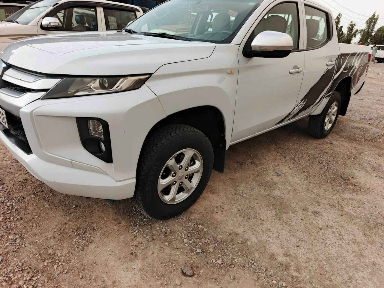 للبيع ميسيبوشي L200 موديل ٢٠١٩
سيارة بيها بادر فقط في جاملغ خلف الصدر على كدر شبر مكفولة كفالة عامة ماشية ١٣٢ الف سيارة رقم اربيل باسمي سنوية لل٣٠ 
السعر ١٨٥$ وقابل للتفاوض ***********
