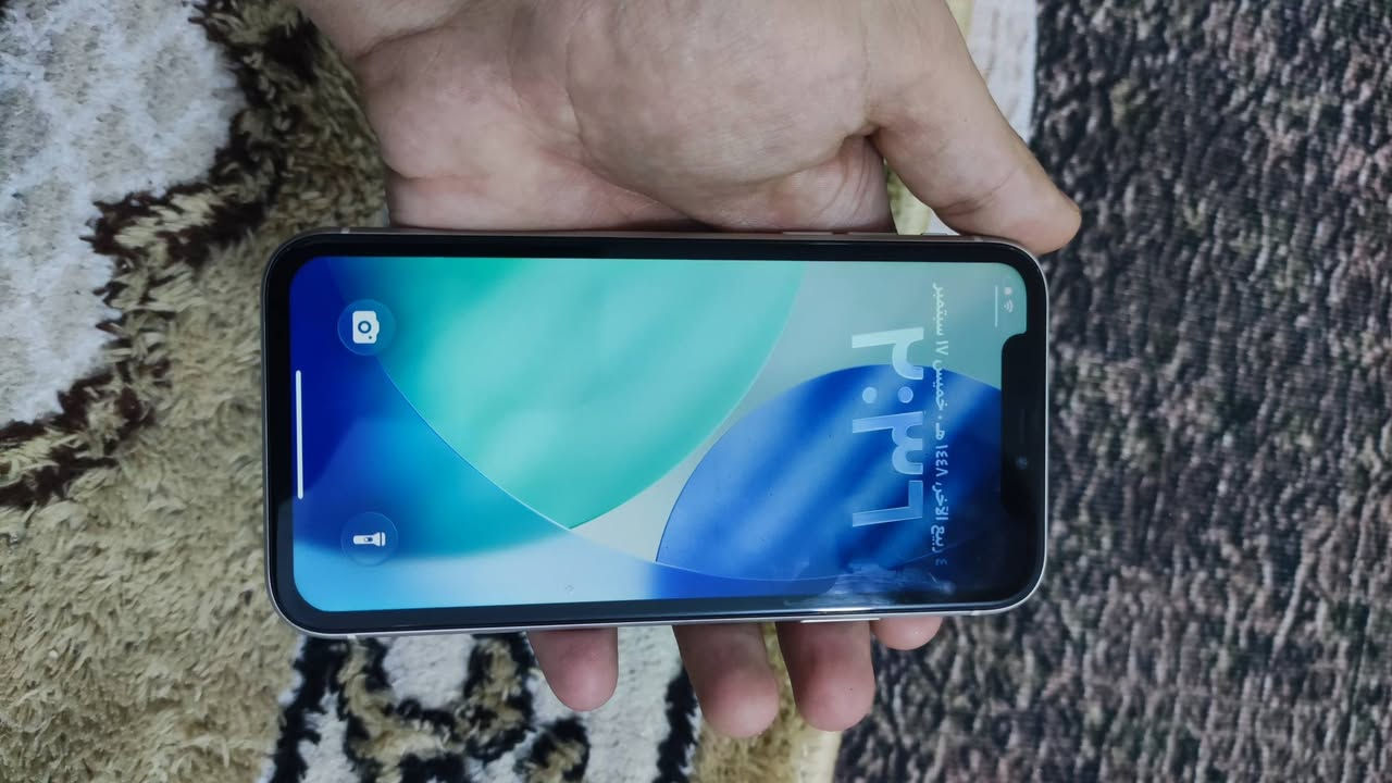 نظافة٩٥٪
ايفون ١١
مكفول ومامستبدل بي أي قطعة شرط الفحص.
ذاكرة: ٢٥٦ 
بطارية: ٨٣
تك خط
السعر:  ٢٢٥ الف قفل.
*********** بي واتساب
