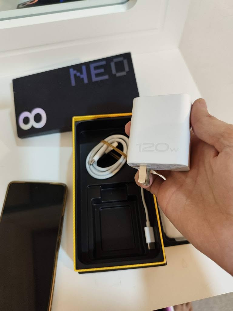 Vivo iqoo neo 8
بۆ فرۆشتن و گۆڕینەوە 

زۆر پاکو بی عەیبو نەکراوە بەزەمان
 کامل ئەشیا
ڕام 12+12
256 گێگا
پاتری 5000 و 120 وات فاست چارج 
snapdragon 8+ gen 1

 PUBG  120fps
 
کامێرا 50mp و ٢٠x zoom  و ڤیدۆ بە 8k.30fps 
شاشەیەکی گەورە زۆر جوانی ئەمۆلید 144hz 
لە هەمو ڕویەکەوە دەرەجە یەک 

 نرخ 210دۆلار  قفل معاملەی نیە تکایە

ڤیرژن چاینا

زمانی عەرەبی تیایە 
شەریکە ریکۆردی تەلەفونی تیایە
بەزەمانی ئەپدەیتو نۆتفیکەیشن 

*********** 📞  وەتسئەپ دخان, السليمانية
