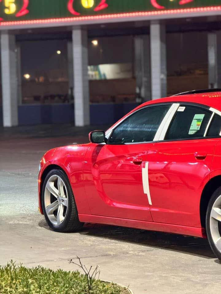 سلام عليكم جارجر 2018 SXT بلاس رقم أربيل كندي 🇨🇦 فول مواصفات 1/1 لون احمر طماطي مكفوله كفاله عامه عده بارد بسيط سنويه ورقم جديد تحويل وكاله الاستفسار 
*********** البصرة, العراق
