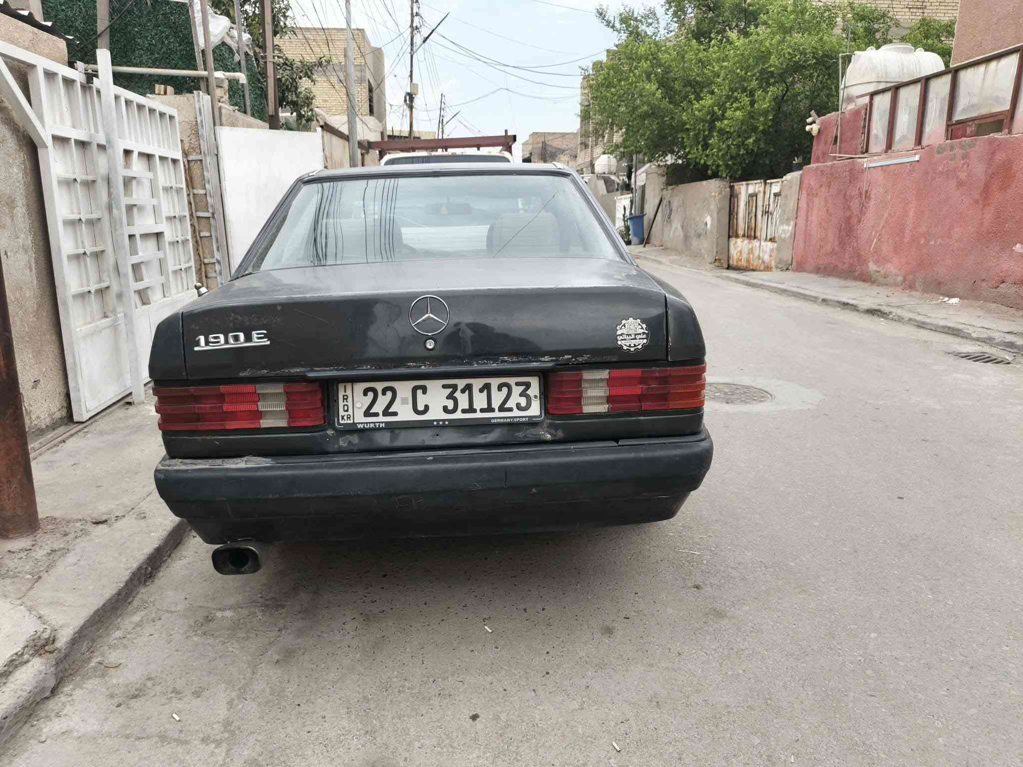 السلام عليكم 
مارسدس 190 موديل 91 رقم اربيل سنوية ل30 باسمي تريد تحويل أو وكالة بيها كير ومكينة vvt  2.5 تبريد نقص راديتر  وهذا كشرها كدام العين كلب واقتنع وتدلل سعرها 37 مكانها بغداد الشعب ت *********** ابو سجاد
