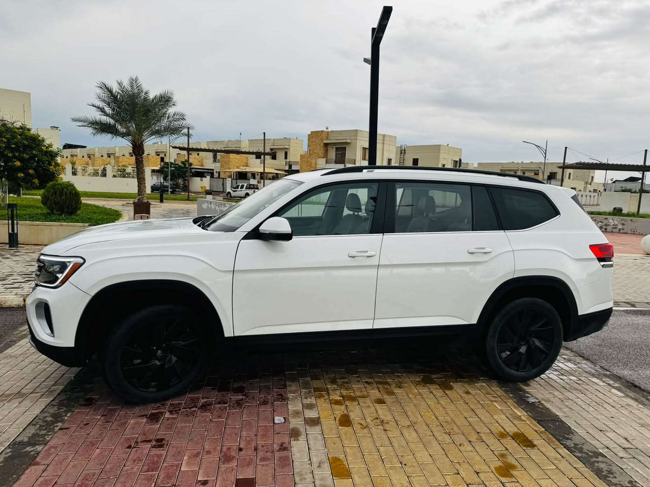 أطلس ٢٠٢٤ • أبيض • دفع رباعي
