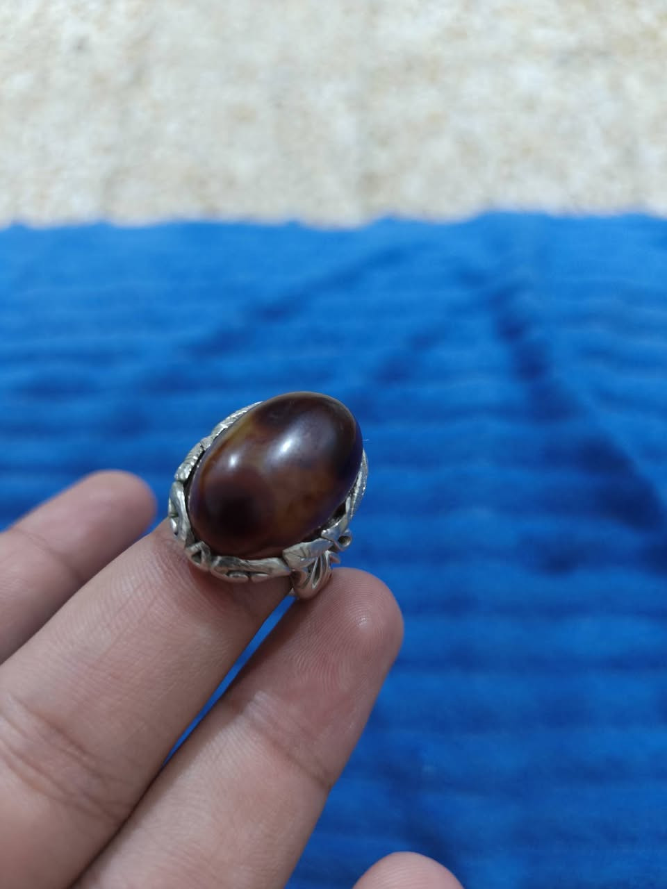 خاتم عقيق سليماني فضة 925 صياغة ثقيله قياس 22 قطعه ثقيلة ومرتبة يوجد توصيل كل المحافظات سعر 65 الف رقمي *********** _***********
