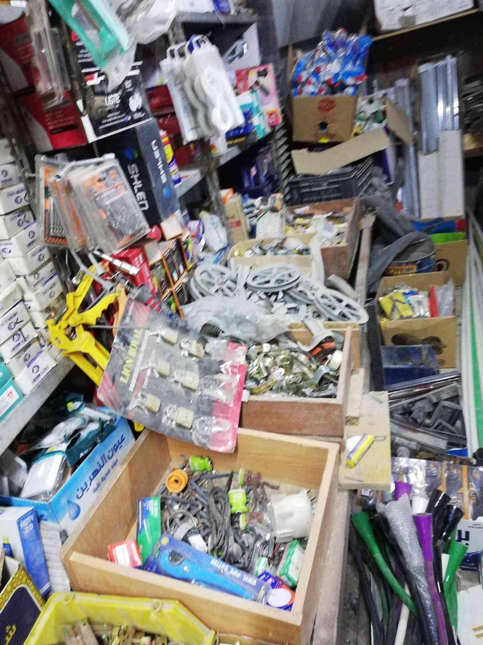 محل لبيع بغداد حي العامل قرب مسبح الرافدين *********** واتساب سعر ٦٥٠٠ مليون دكسن رفوف عدد ٨ ميز ٣ طباقات وياهن
