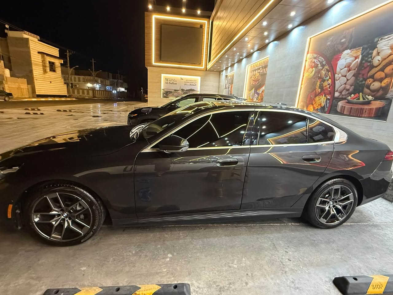 🔥 للبيع BMW i5 eDrive40 | موديل 2026 🔥
إذا تدور على سيارة فخمة، حديثة، قوية واقتصادية بنفس الوقت… هاي فرصتك 👌🏻

⚡️ BMW i5 eDrive40 – كهرباء بالكامل
📅 موديل 2026
🇺🇸 وارد أمريكي
📍 بغداد
🛣️ ماشية فقط حوالي 2,000 كم

💎 السيارة بحالة ممتازة جداً، نظيفة ومرتبة، وجاهزة للاستخدام..
🛋️ داخلية فخمة ومريحة، وسواقة الـi5 غير عن أي سيارة ثانية.
⚡️ هدوء + عزم فوري + فخامة BMW + صرفية شبه معدومة.

للاستفسار
📞 **للتواصل:*********** **
