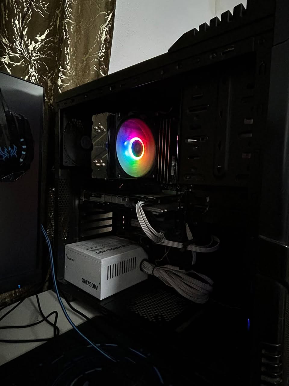 للبيع
السعر 600
***********
