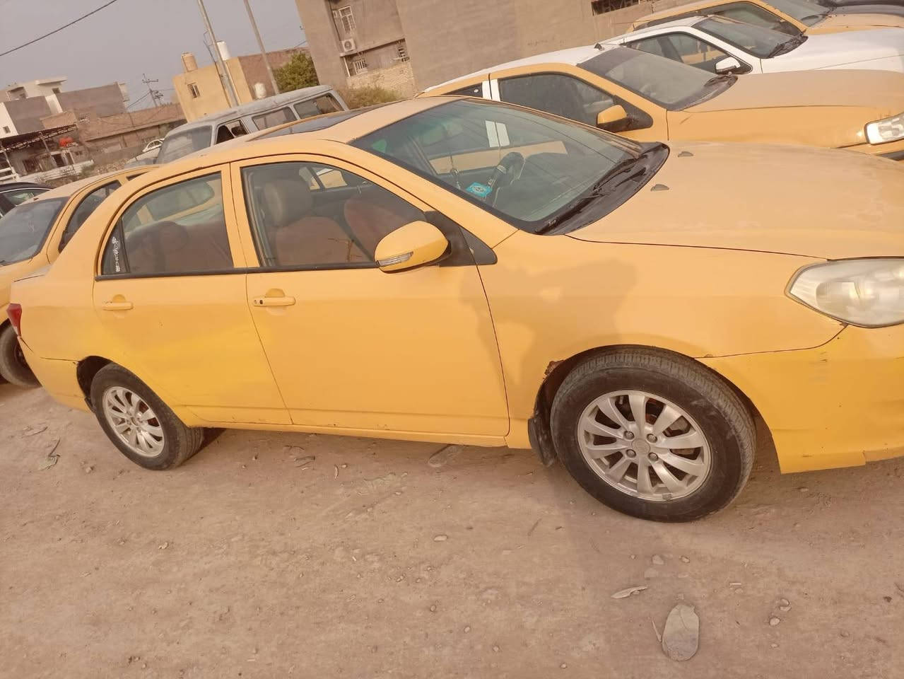 سلام عليكم بي وادي رقم بابل انكليزي مصفرة هيئة وغرامة محرك وكير مكفولات السعر ٣٥وبيها مجال مكلف بالنشر اتصال على رقم صاحب سيارة *********** مكان سيارة واسط قضاء الصويرة
