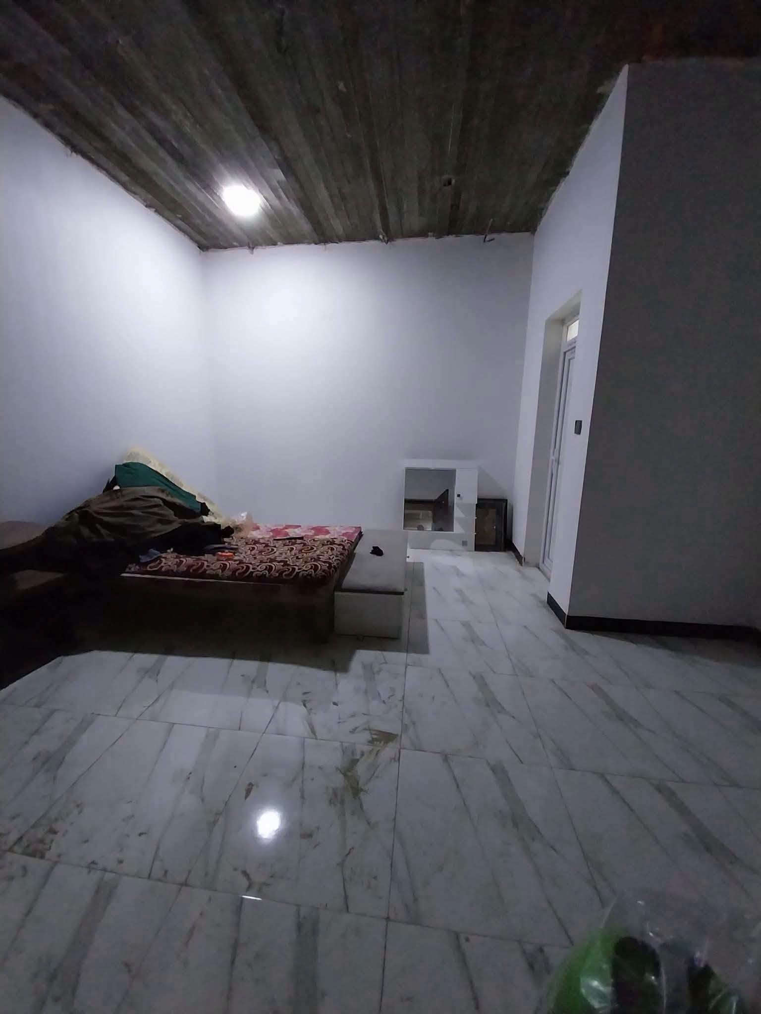 بيت للبيع مساحه ١٢٥ متر طابو صرف
حي ميسان قطاع ٣١ شارع ١٠
مجاور شارع جوهره العرب 
طابقين حديث صب كونكريت وطابوك نهروان 

الطابق الاول غرفه وصاله ومطبخ وستقبال 
وصحيات داخليه وخارجيه ومكشوفات 

الطابق الثاني غرفتين نظام سويت وصاله وصحيات 

السعر الكلي   ٢٠٠ مليون 
مطلوب اسكان  ٤١ مليون 
تدفع نقد.        ١٥٩  مليون بي مجال 

عنوان المكتب حي ميسان شارع الكيات قبل تقاطع شارع بوريات ( مكتب الخالدي للعقار )
استفسار اكثر او الاتصال
 *********** يوجد واتساب 
*********** يوجد واتساب 
ادخل على الرابط التالي واطلع على عروض حي ميسان
https://www.facebook.com/groups/392370572858358/?ref=share_group_link
