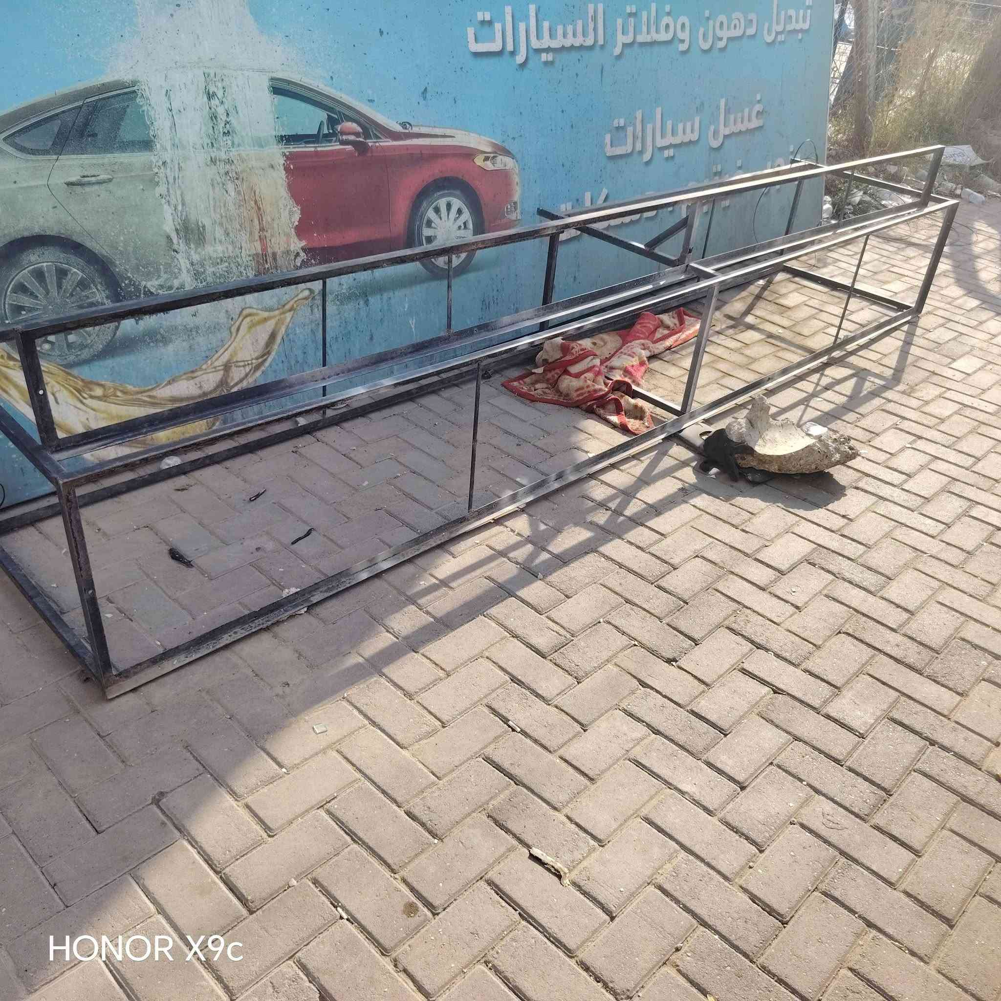 ميز مال حاسبات للبيع كامل او مابي اي خياس ولا مزنجر بس يرادله صبغ
السعر ٥٠ الف او بي مجال بصيط اي ستفسار ***********

نص مكتوب في الصور:
- HONOR X9c