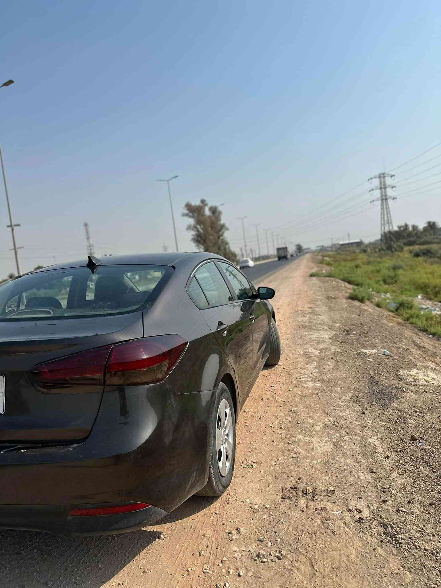 فورتي 2017 بغداد دولي 
صبغها بدون دواخل مثل ما موضح بالسونار بنيد وجاملغ ايمن حادث امريكا وجاملغ امامي خلفي ايسر بالعراق فقط رش 
مكينه كير جدد
تبريد ثلج
كهربائيات كلها شغالة بدون اي نقص 
تخم تاير نظيف 
فقط بوش خلفية نقص 
بابل سيطرة الاثار ‭***********‬
