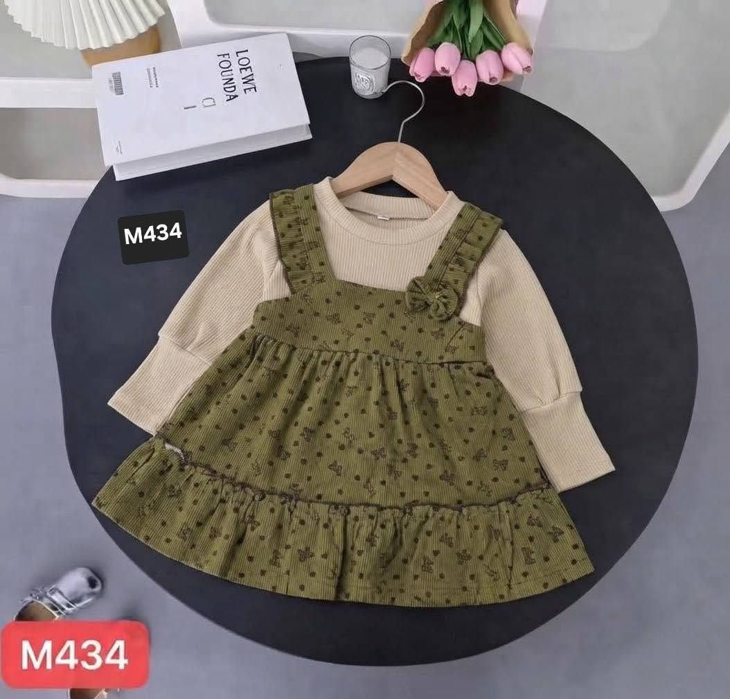 الحجز واتساب فقط *********** أقل طلب نص درزن

نص مكتوب في الصور:
- M433
- M434
- M431