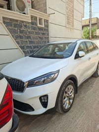 سورنتو 2019 رقم بغداد مكفوله عدة طخة في الباب السايق ورصعة في الصندوق ...