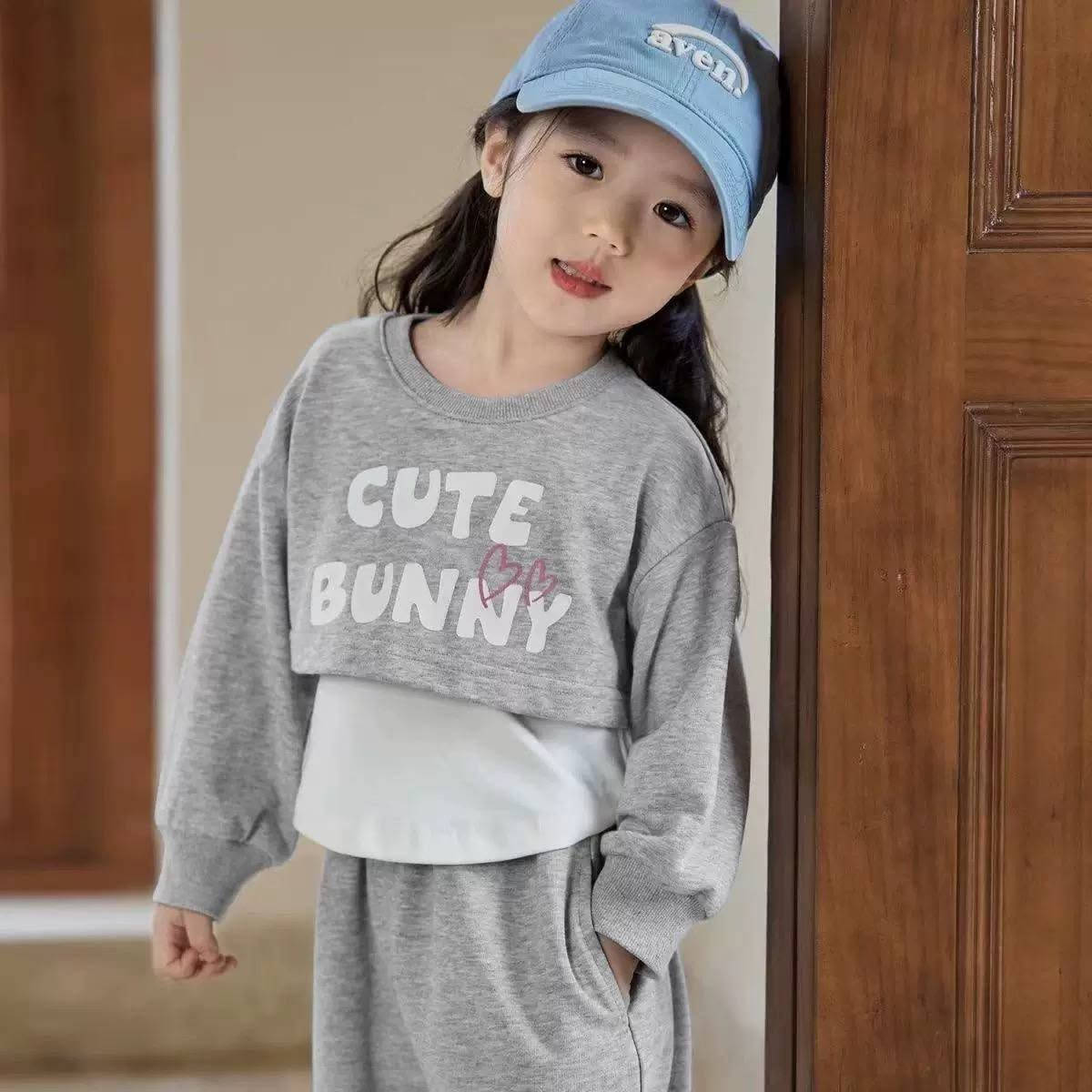 السعر 90 الف 
طقم بناتي كوري 
وردي ٢-٣-٤-٥ سنه
رصاصي ٢-٣ سنه
للحجز والاستفسار واتساب 
***********
يرجى فحص الطلب امام المندوب
