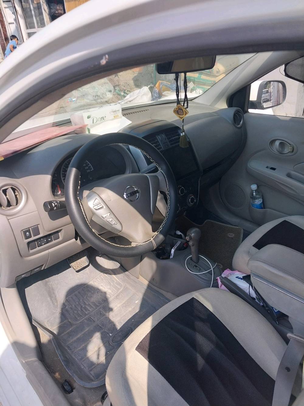 سني هندي بليته زركه موديل 2019 مال جناي سنويه باسمي رقم انكليزي  محرك وكيري وتبريد كفاله ماشيه ١٢٠ ألف سياره نظيفه بيهه ضربه بالصندوق على البارد مرجعينهه مو قويه الضربه وتجي وشوفهه بنفسك وتحكم انته افضل  السعر ٩٠ ورقه مكانهه في مدينة الصدر كياره قطاع ٦٩ قرب جامع القدس