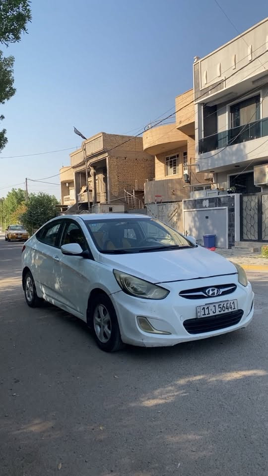 السلام عليكم
اكسنت موديل 11 خليجي حجم المحرك 1600 دوش
تبريد ثلج حداديه تاخم تاير رقم بغداد الدولي جاهزا من كلشي جملغ وبنيد صبغ بدون دواخل سعر 77 وبيها مجال 
مكاني بغداد حي الخضراء تصال ***********
