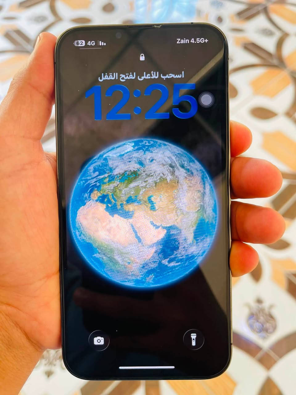 ايفون ١٣برو ماكس 📲 
مبدل شاشه اصليه فيس ايدي شغال 
ذاكره ٢٥٦ /بطاريه بلادي  ٨٣ تواصل خاص 
***********
