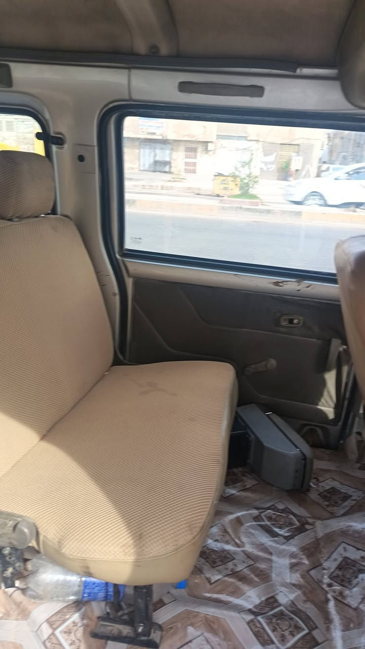 سياره ليفان مزاد وزارة الداخلية تترقم السياره مكينه وكير واكسل وكهربائيات مكفولات مصبوغه صبغ عام بدون ضربه مدوشمه كشنات وارضيه وتخم تاير جديد السياره ترايها وين متريد السياره كاعده وحلوه كلش نقصها كارت ماطور أستيرن بيها كتاب من الوزاره المشتري ياخذ وكاله للمراجعه سعرها من الأخير وبدون اي مناقشه ٢٥ ورقه قفل متعوب عليه حداديه فول كلشي مابيها نقص للأستفسار الاتصال على الرقم *********** مكانها بغداد مدينة الصدر قطاع ٤٦
