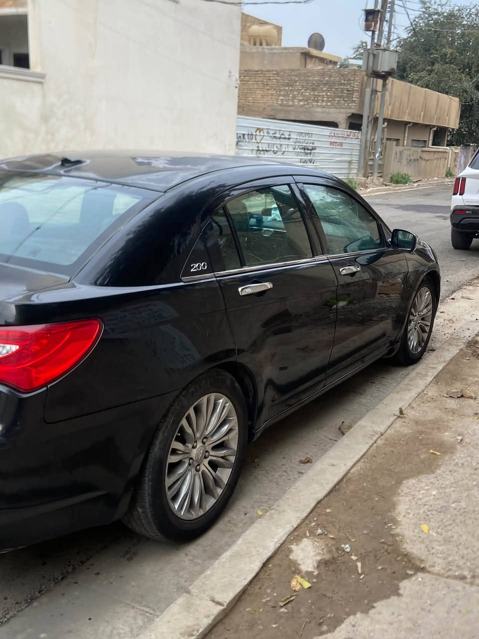 مرسيدس C200 • محرك ٣٦٠٠ • جلد اسود