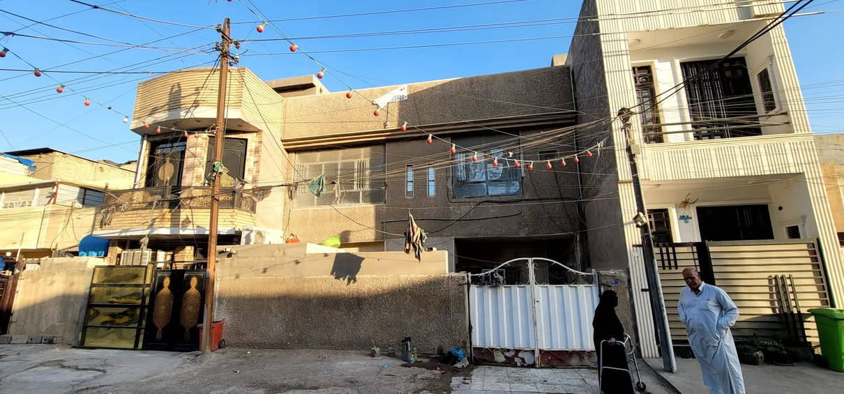 السلام عليكم عقار للبيع في منطقه بغداد الجديده شارع المسبح  قرب مدرسه الباديه محله ٧٢٣ المساحه ١٣٣ متر يحتوي على استقبال +غرفه ضيوف +غرفه داخليه +مطبخ وصحيات عدد ٢ داخلي و واحد خارجي الطابق الثاني يحتوي على اربع غرف + صحيات
مكلف بالنشر لل استفسار الاتصال 
وليد ***********
السلام عليكم عقار للبيع في منطقه بغداد الجديده شارع المسبح  قرب مدرسه الباديه محله ٧٢٣ المساحه ١٣٣ متر يحتوي على استقبال +غرفه ضيوف +غرفه داخليه +مطبخ وصحيات عدد ٢ داخلي و واحد خارجي الطابق الثاني يحتوي على اربع غرف + صحيات
