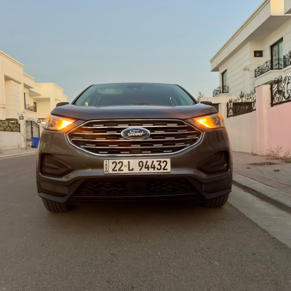 FORD EDGE SE 2022 AWD
المحرك: 4 سلندر EcoBoost 20 توربو.
نيظام الدفع: AWD 
​الشاشة الترفيهية: شاشة عمودية تعمل بنظام SYNC 4A.
​الاتصال: دعم لاسلكي لنظامي Apple CarPlay و Android Auto.
​المقاعد: قماشية مريحة
​نظام التحذير من التصادم الأمامي مع الفرملة التلقائية في الطوارئ.
​نظام الحفاظ على المسار والتحذير عند الخروج منه.
​نظام مراقبة النقطة العمياء (BLIS) والتنبيه لحركة المرور الخلفية.
​كاميرا رؤية خلفية وحساسات ركن خلفية.
​الإضاءة: مصابيح أمامية وخلفية تعمل بتقنية LED.
​المرايا: مرايا جانبية كهربائية .
سيارة بدون صبغ بها جاملغ سائق مبدل بلادي و شبر بارد بالنبيد سيارة رقم اربيل . سيارة موجودة في أربيل. 
سعر 155 

رقم موبايل ***********
