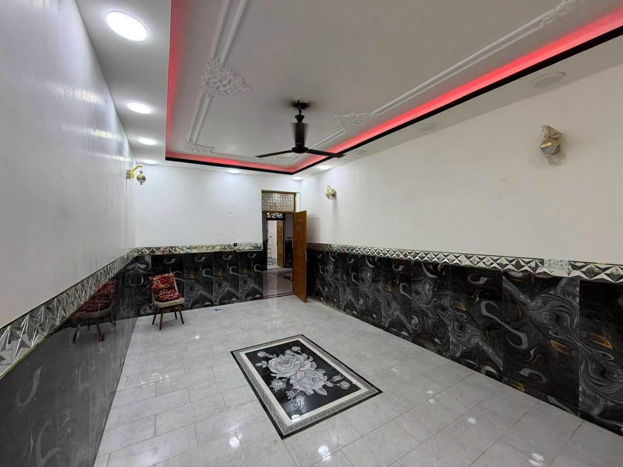 ‏‎‏‎دار للبيع او المراوس النجف الاشرف
حي الجامعه
مساحه ١٥٠ م 
شارع ١٠ + ساحه
طابقين ٤ غرف نوم

‏‎  للاستفسار مراجعة مكتب العطاء للوساطه العقاريه في حي الجامعه سايدين سلام-جامعه 
مقابل مجمع زيد و حسن

او الاتصال 
‏‎*********** (يتوفر واتساب)
