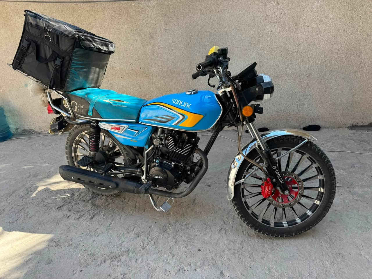 سلام عليكم
دراجه سيفان 200cc

موديل 2025 سويج وبصمه وتشغيل عن بعد 

دراجه مكفوله من كلشي 

وسعره 650 وبي مجال

بغداد الغزاليه

***********
