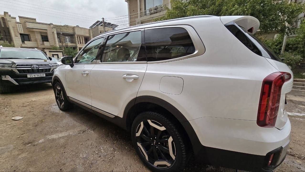 ماكو هيج سعر ابد 24.500 $  قفل قفل
KIA Tolride.   (كيا تولرايد) 

2023 
عداد:  59.000 (KM) 
وارد امريكي 
محرك: 6 سلندر              3800

مواصفات:  
كامره خلفيه
 حساسات اماميه وخلفيه 
وضعيات قياده ( SPORT. ECO. SNOW. SMART. Normal) 
تحديد مسار 
توقف ذاتي 
AUTO HOLD 
شاشه متصله  
تشغيل عن بعد 
مقاعد خلفيه منفصله (VIP) 
AWD (دفع رباعي مستمر) 
ضرر:
كما موضح في السونار 
مكان السياره: بغداد الرصافه 
للتصال: ***********
