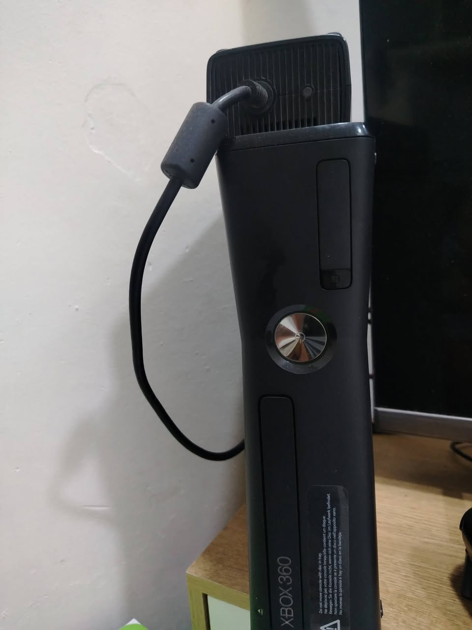 السلام عليكم من رخصة الادمن🔴جهاز XBOX 360 اكس بوكس اخو الجديد بكارتونته مصارلي شهر من ماخذه كامل مع جميع ملحقاته السعر 150 بيه مجال بسيط 🛑جماعت ال 100 لاتدخل + يو بي اس UBS سعره 45 بي مجال📍العنوان  بغداد زعفرانية الاربع شوارع للأسفسار *********** بي واتساب تحياتي للجميع
