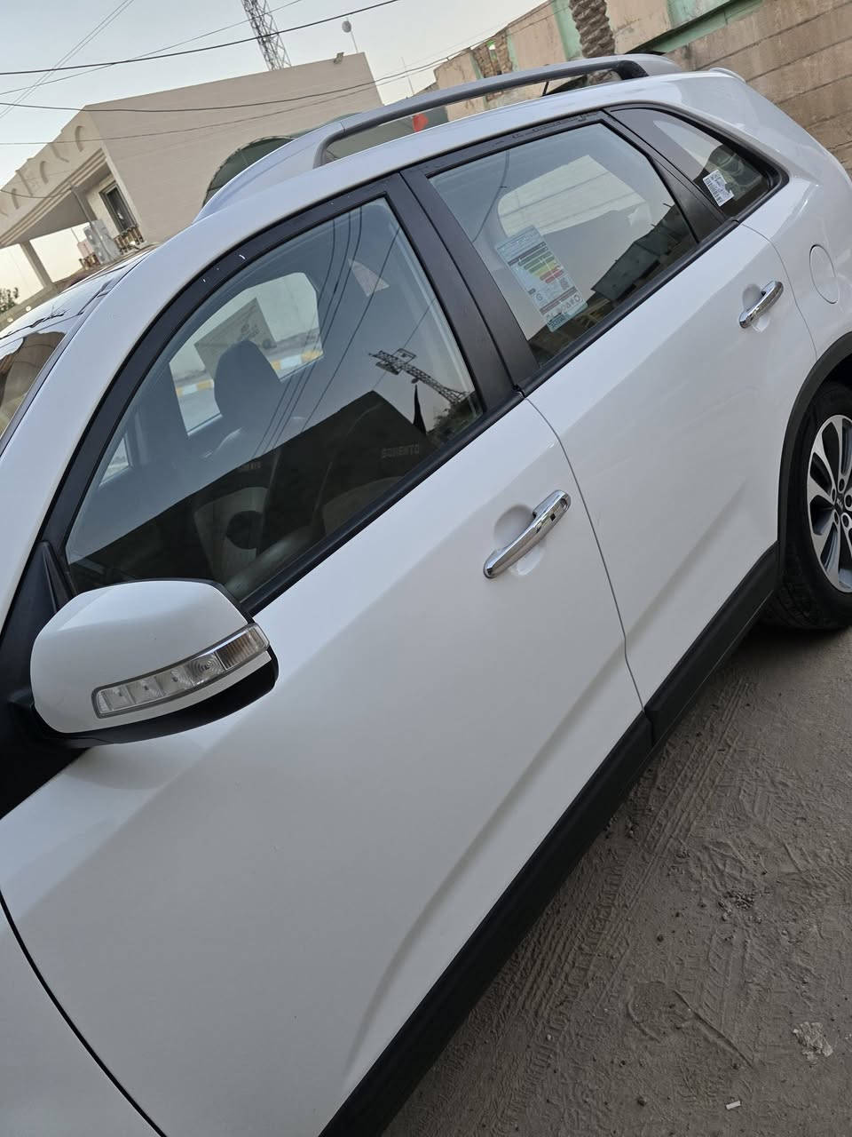 سلام عليكم للبيع.      سعر 148 بيه مجال 
كيا سورنتو 2014 خليجي فول مواصفات 
بيه صبغ بكانين فقط باقي مكفوله 
محرك 6 سلندر دوش 
تحكمات ستيرن 
مري شفط 
بانوراما 
 7 راكب 
ثلاث قطع تبريد 
بصمه تشغيل + ابواب 
كشنات جلد 
كرسي كهرباء 
شاشه وكامرة خلفيه 
لد امامي خلفي 
بردات خلفيه اصل 
تبريد ثلج 🧊 مسافه ماشيه 174
مكان السياره صلاح الدين دجيل 
للاستفسار الاتصال ‎***********
