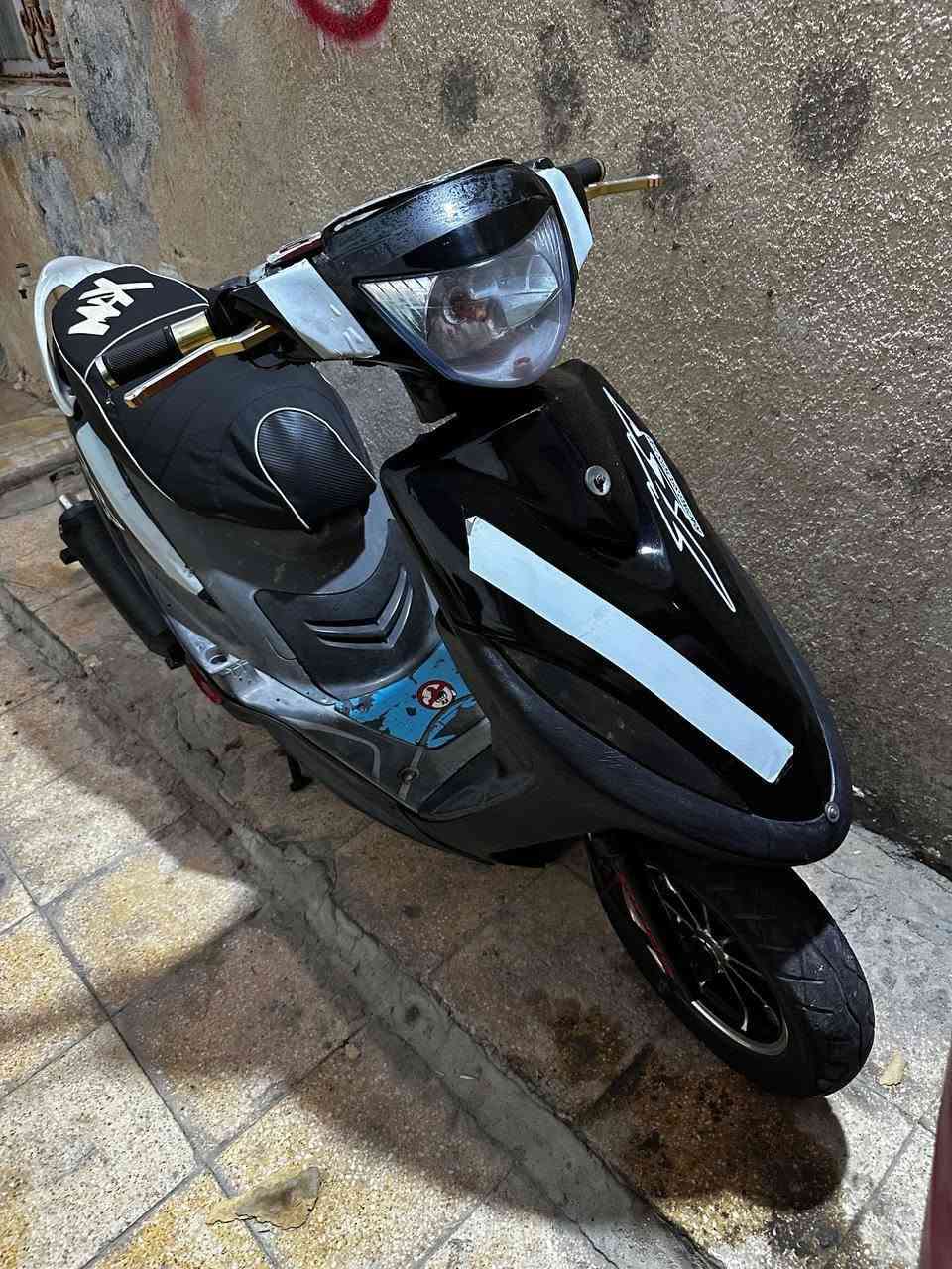 سلام عليكم ماكس عدله مبوشه 55نكره سلف جاهزه من كلشي مكينه تأكل لكاع سعره 600وبيهه مجال بيع مستعجل مكان لبصره لقبله***********
