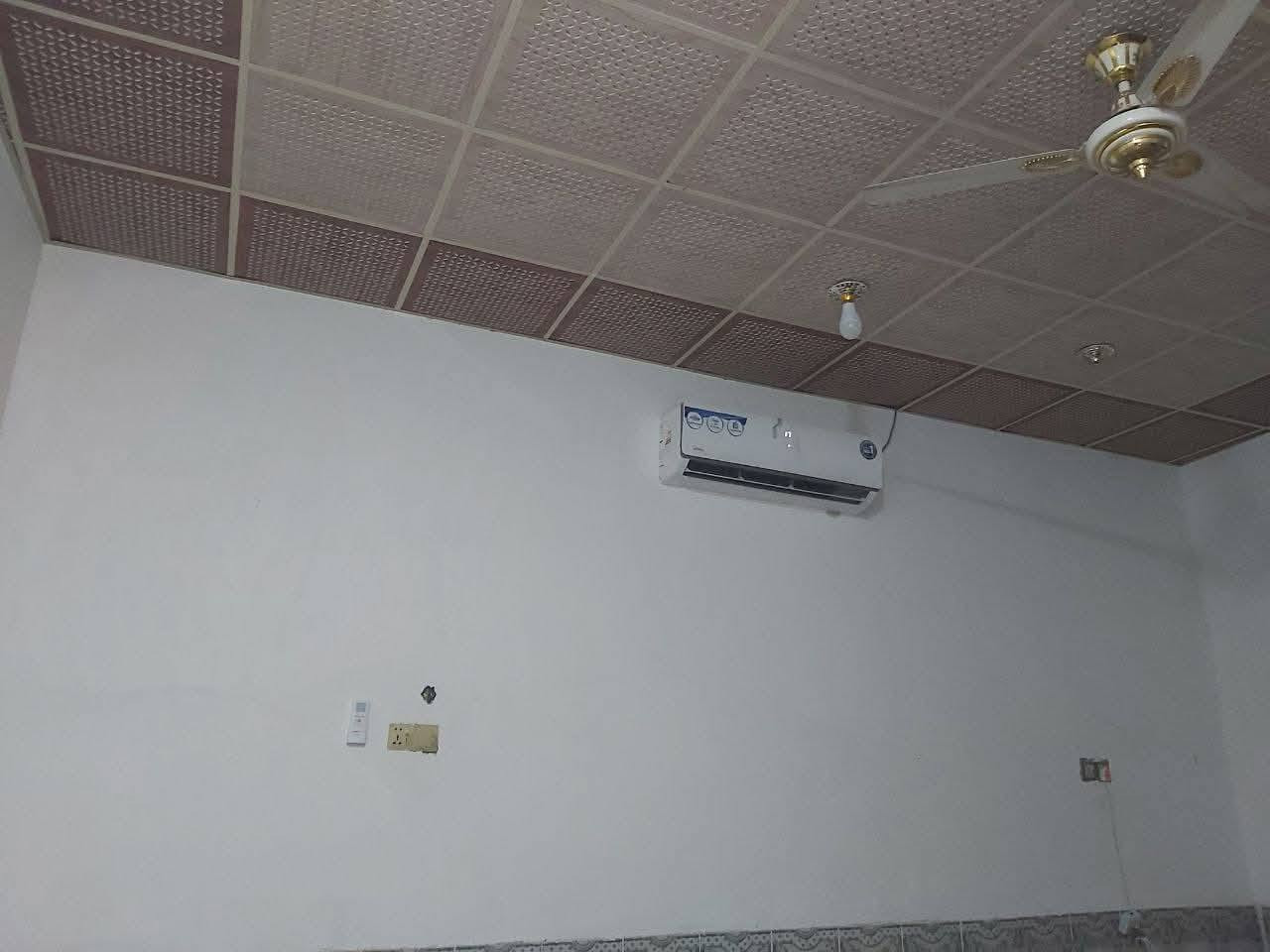 بيت وقف للبيع غير مسجل
قضاء ابي الخصيب طريق الصحراء شارع جامع السيد الشهداء مساحة ٢٠٠م 
متكون من  غرفتين /
ديوانية/ وصالة /ومطبخ حار وبارد/وصحيات داخلية وخارجية/

 
للتواصل معي واتساب 

 ***********
***********

