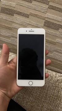 آيفون ٨ بلس • ٦٤ غ.ب. • بطارية ١٠٠٪
