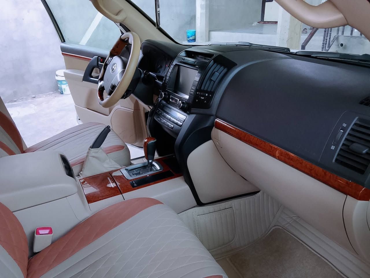 السلام عليكم ..  GXR 2013 للبيع 
محرك V6
السيارة كفالة من الضربة
ماشية : 200 KM الف 
السيارة بأسمي تحويل او وكالة 
رقم سليمانية 
محرك + گير (كفالة شرط الفحص )
السعر : 325$ وبي مجال .

رقم الهاتف : ***********
