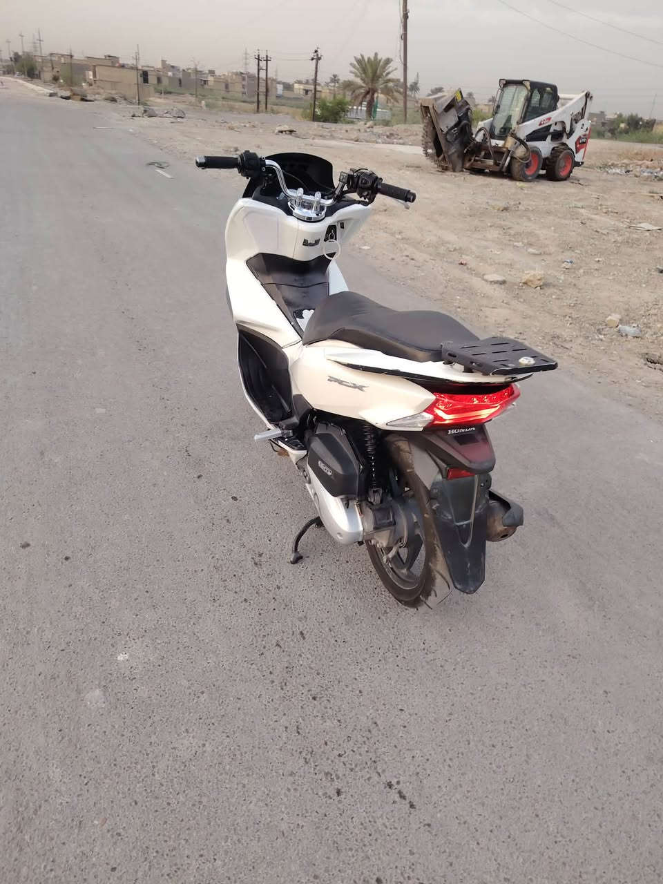 السلام عليكم Pcx جيل الثاني مكينه 125c دراجه غرسه مكينته ناعمه سلف من اول نكره حساس (A) ازدحام شغال يداة تتدفئه كهربائيات شغاله من ناحيات هورن دبل اشاره تك اشاره لايت عالي ناصي كلهن شغالات دراجه مملعوب بيه مكفوله جيب فيتار وتعال
#سعر1550 وبيه مجال حك الجيه فقط مكان بغداد الشعب
 ***********
