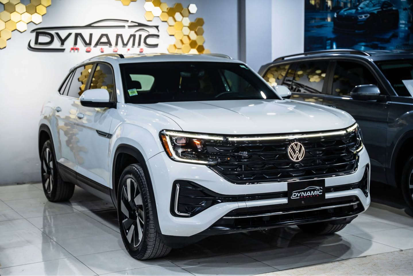2024 VOLKSWAGEN ATLAS, CROSS SPORT 2.0T SE TECHNOLOGY
موديل :2024
مواصفات : SE
محرك : 4 سلندر
وارد : امريكي
عداد : 32,000ميل
صبغ : ٢ كلير امريكي  فقط 
رقم : ( موقط) ( كاتي)
ناونيشان هةولير جادةي حديد و خشب پيشنگاي دايناميك موتورز
بو زانياري زياتر پةيوةندي بكةن بة وتس اب
*********** أربيل, العراق

نص مكتوب في الصور:
- bid.cars AWD 2.0L 4 cyl. 269HP 50 384 km 2024 VOLKSWAGEN ATLAS, CROSS SPORT 2.0T SE W/TECHNOLOGY 1V2HE2CA2RC218049 0-43076502 IAAI Location: Chicago-South (IL) Shipping from: Indianapolis (IN) Seller: Progressive Casualty Insurance Sale Document: Salvage (Illinois) Sales History 1 Similar archival offers You are watching archived offer. Auction ended on Tuesday, October 21, 2025. Tuesday, October 21, 2025 15 Photos