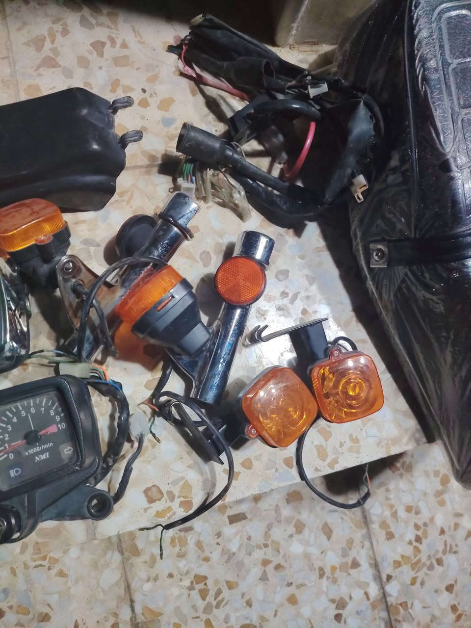غراض
غراض للبيع كامله ايراني اصلي مو تجاري مكاني نجف ابيع شلعه وحده مابيع مفرد جدد ومكفولات ***********
