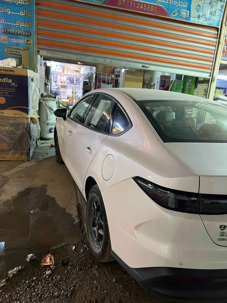 سلام عليكم للبيع بي واي دي موديل 25 ماشيه 13 الف 
بيها طخه خفيفه بالصندوك سعر 20 مليون 
تفاصيل اكثر اتصال *********** 
مكان سياره بغداد
