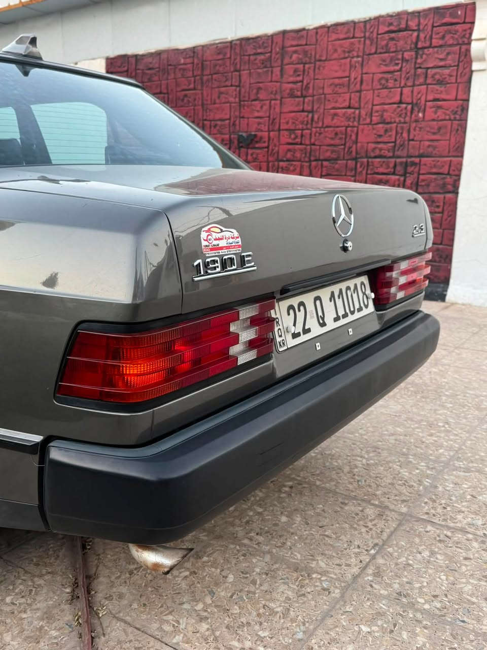 مرسيدس طيارين حجم 230 كير اوتوماتيك فول مواصفات تبريد بلادي دخول جديد رقم أربيل موديل ١٩٨٤ مكفولة من الحادث والضربة والتبديل سيارة عالبلاد محرك وكير وتبريد وكهربائيات وصدر وتايرات ومنضومة بانزين خالية من اي نقوصات شواصي ولغود وتكم كلها بلادية حتى سبير الشكركة بعده بيها السعر ٦٢ ورقة مكان السيارة بغداد / الكرخ للاستفسار ***********
