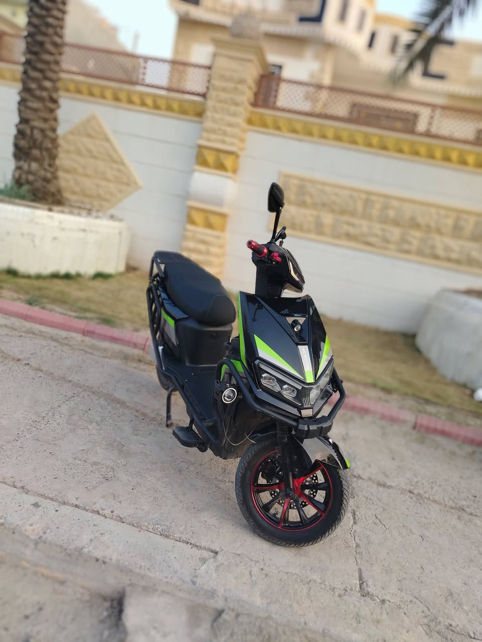 سلام عليكم
دارجه سكنس مديل 26
6بطريات32امبير
ملف 3000 W
بلوتوث صوت عالي
جديدة صارلها شهر من اشتريتها وصل موجود
سعر 900الف وبيها مجال قليل 
رقمي ***********
