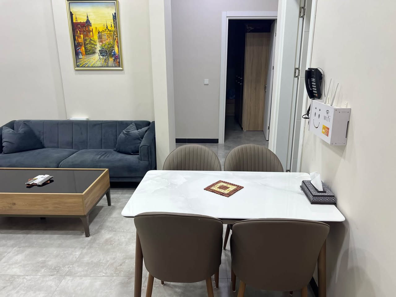 🏡 شقة للبيع – A1 / شقة رقم 6

شقة جميلة ومؤثثة بالكامل، تقع في الطابق الأرضي وموقعها ركني.

✨ تفاصيل الشقة:
• 3 غرف نوم
• حمام
• تواليت منفصل للضيوف
• طابق أرضي
• شقة ركنية
• مؤثثة بالكامل

✅ الشقة غير مطلوبة

للمهتمين أو للاستفسار عن المزيد من التفاصيل، يرجى التواصل على الخاص 009647771878996 واتساب
