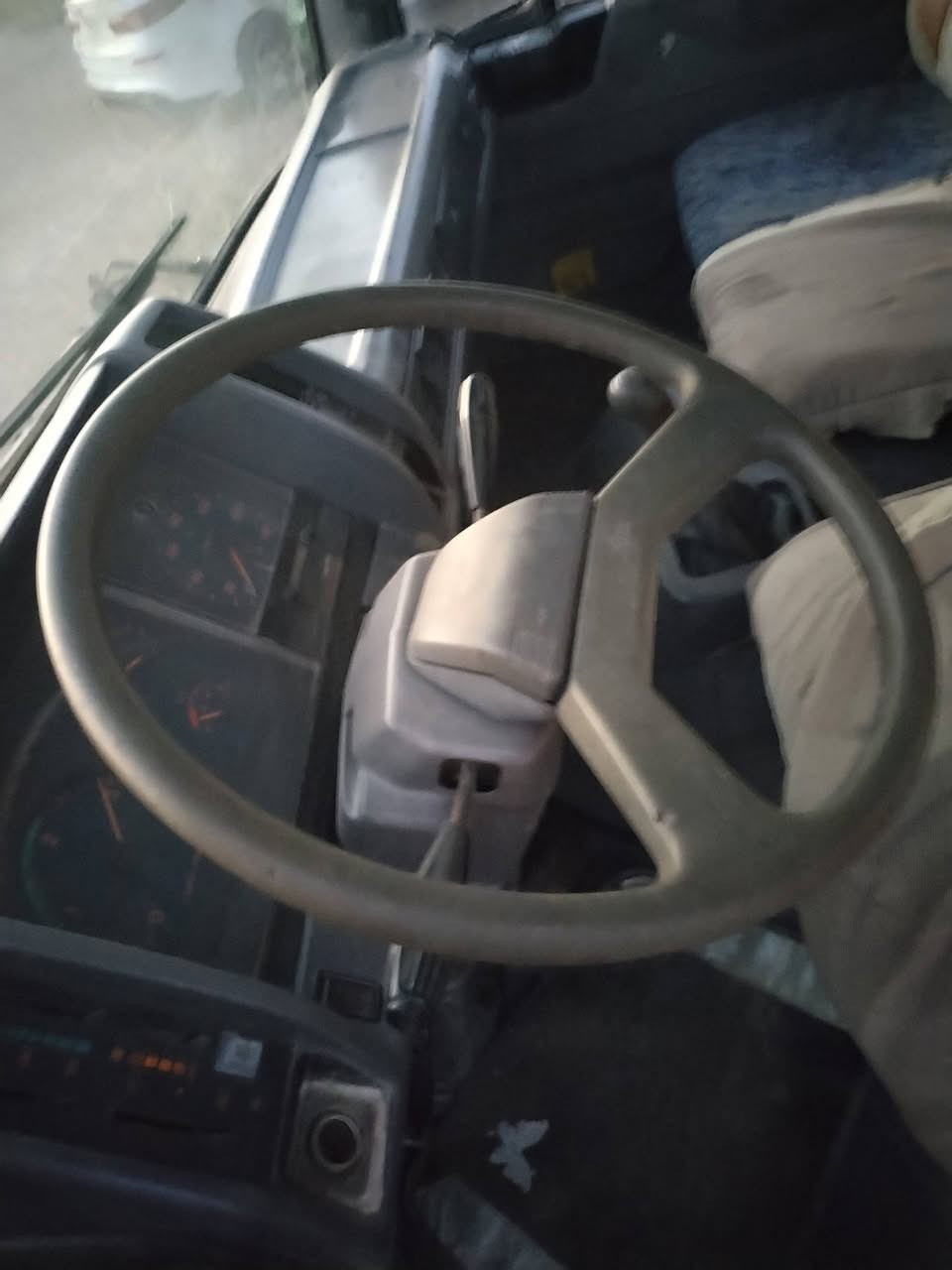 هينو طيره للبيع طول سته وربع مطوله مكينه ٧٠ عادي لاصرف ولا بخار رقم بغداد موديل 93 تخم تاير سياره مكفوله كبل للعمل مكلف بل نشر الخاص مغلق هذا الرقم انتصل ***********
