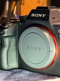SONY 3R سوني مارك 3R  فقط بدي !!  كامرة استخدام شخصي  اي ضرر ماكو  الس...