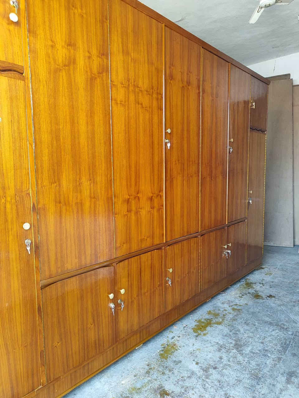 وجبه كلاريات مستعمله مقبطه واحد 3 ونص واحد 3 وربع صاج داخل وخارج نضافه فول الفول درجة اولى العمق 70  #***********
