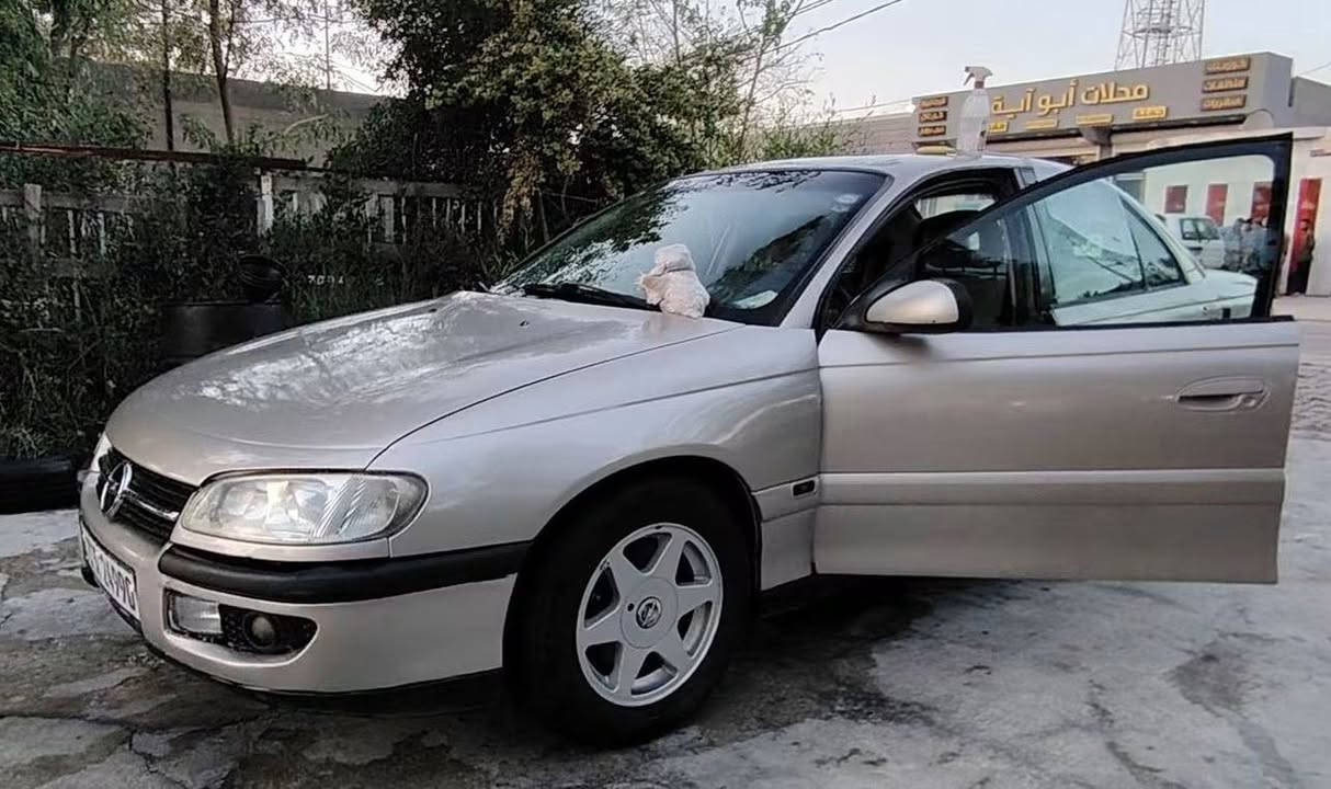 سلام عليكم اوبل اوميكا لون ذهبي موديل١٩٩٦ رقم سليمانيه جديد بأسمي
 معمرها ع ايدي صبغ عام وتبديل سستم ابواب مع بطاين  وجاملغات اماميه موديل 2000 محرك بطه2500 ديلكو
كير قبل يومين بدلته جديد مال حاويه
براد كير هوائي ستاركس
مراوح راديتردبل ماجسته تيربو مع
مروحه دفع للتبريد اماميه عاصفه مني كوبر بريطانيه يشدوها للBMW
التدفئه ملغيه من اشتريتها كشنات هيتر لهذا ماشغلتها منظومه تبريد جديده كمبريسر بستم١٧ يم كاك رزكار كلفني ٧٠٠الف 
داينمو ماجسته 150A أمبير مع كيبل الواير وراس باتري ابو الفيوز ١٨٠ امبير رئيسي عام
فيت بم جديد من سنك وعندي الباكيت والوصل مالته ارقى نوع
منظومه غاز ايطاليه  ٦٠ لتر انسى ازمه البانزين والادوانص
 تخم تاير لاسا تركي
دسكات اصليه اليوم بدلتهم تختم امامي والخلفي 
جبن الاكسل جهتين جديد بدلتهم 
لايتات الاماميه عدسات LED المانيه نوع اوزوم مع كارت الضمان موجود الله شاهد٣٥٠ الاشاير الخلفيه نوع LED ب18 الف ، لان البلاديه ضوئها قليل  تفحص وتجيكها وتتأكد ولو كاتب تفاصيل التفاصيل يم اي فيتر تفحص
ملاحظه..بيع فقط لان محتاج نقد  50$قفل بدون عمله رجاءا
كلشي اكو بالسوك مايعجبك اترك اثر طيب اعبر المنشور موبايل***********
