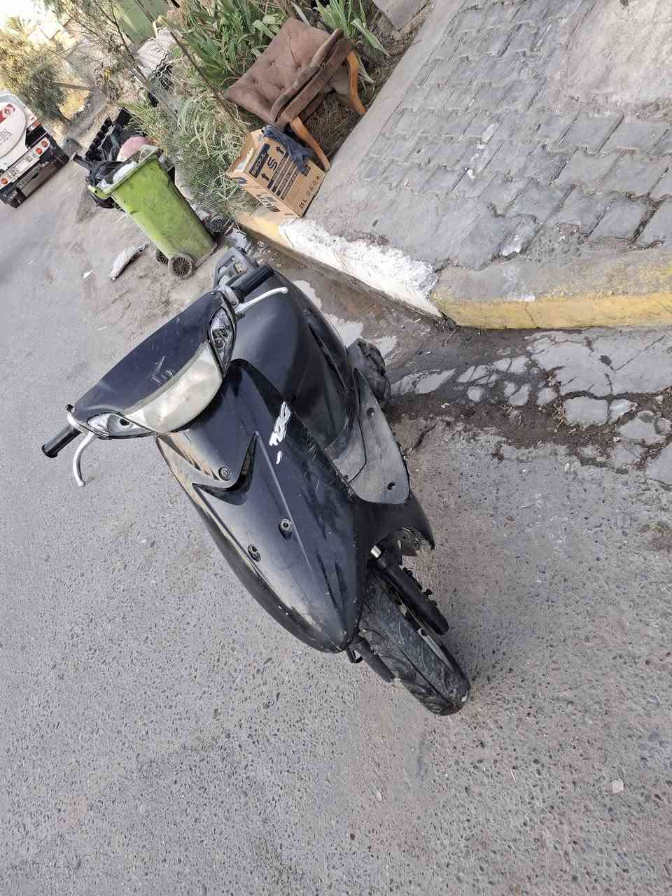 السلام عليكم دراجه ٦٠ تشتغل وتطفه ابيعلك كوم حديد ١٣٥ عنواني الحريه ***********
