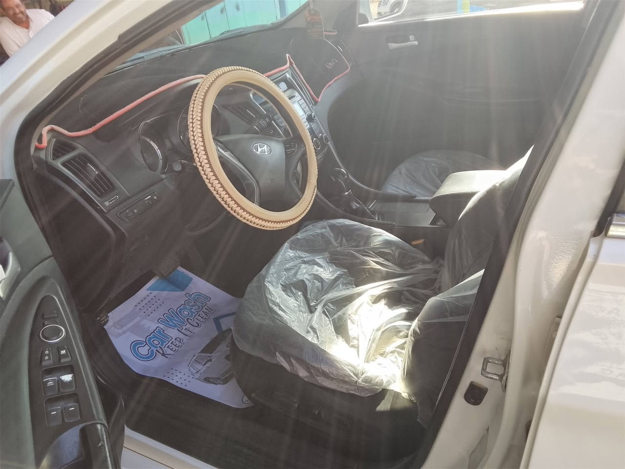 السلام عليكم سوناتا كوري خط واحد مكينه دوش رقم اربيل سياره جديده لون أبيض بيه صبغ بل قماره اثر سقيفه نص القماره من الامام وبيه جاملغ جهت سائق امامي تبديل بلادي والباقي مقفول من الصبغ والضربه موديل 2014 مقفوله من الداخل سعر 107 بيه مجال واسط *********** غير متواجد عل فيس بوك جاهزة
